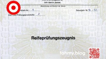 Ausschnitt der oberen Hälfte des Reifeprüfungszeugnisses des Autors fahmy.blog. Das Reifeprüfungszeignis wurde wie auf dem Foto ersichtlich im Schuljahr 1990/91 im Bundesgymnasium Zirkusgasse 48, 1020 Wien, das heißt im zweiten Wiener Gemeindebezirk ausgestellt. Das Wasserzeichen zeigt neben dem Staatswappen - einen großen Adler in Mitten des Bildes- viele Male ein kleines stilisiertes rot-weiß-rotes Wappen von Wien und des Schriftzug "Staatsgültiges Zeugnis". Das rot-weiß-rote Logo von fahmy.blog ist in der linken oberen Ecke, der QR-Code und Bildunterschrift von fahmy.blog ist in der rechten Ecke zu sehen.